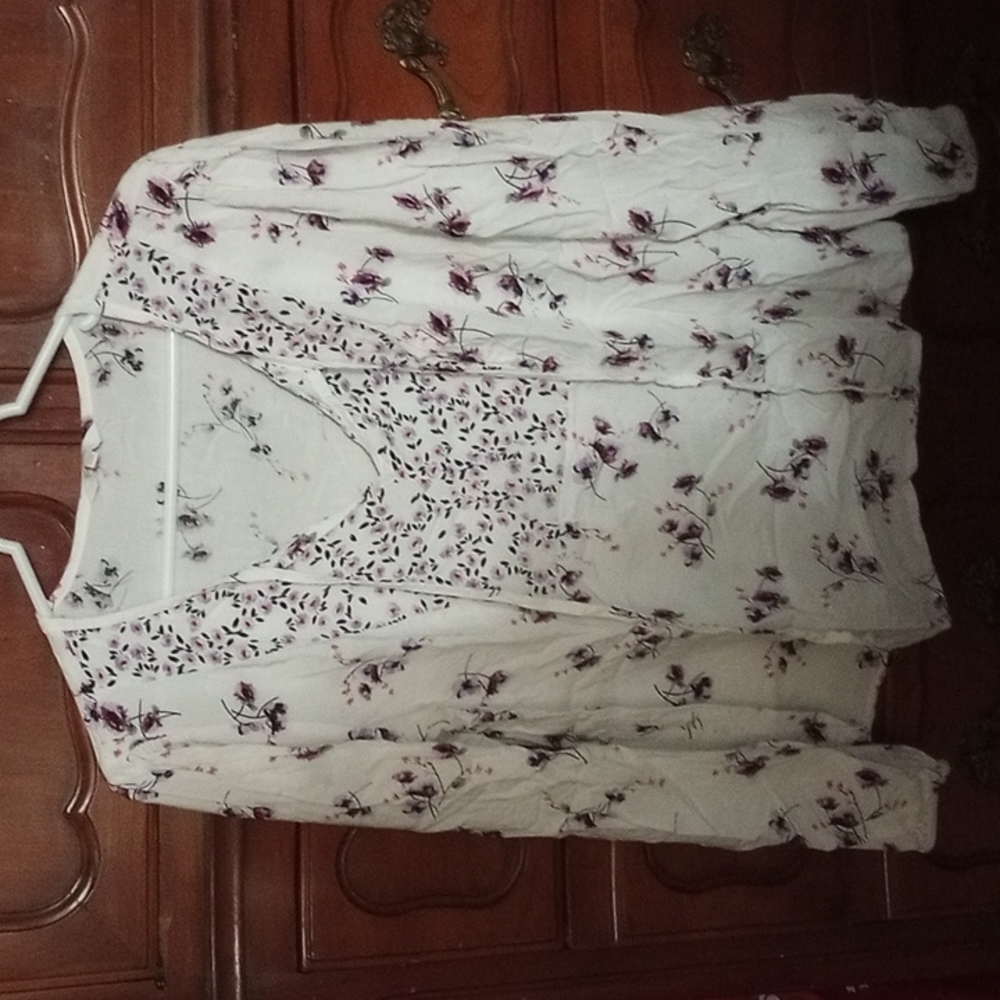♡🗝️ Floral Blouse